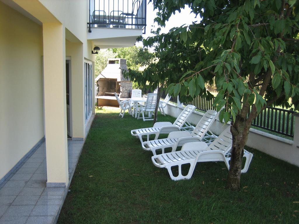 Apartments And Rooms Michaela Fazana Room photo